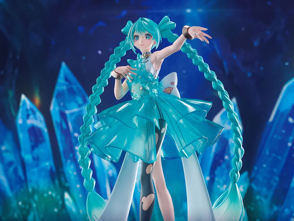 Banpresto Hatsune Miko Evolve Clearluxe Emerald Gem figure